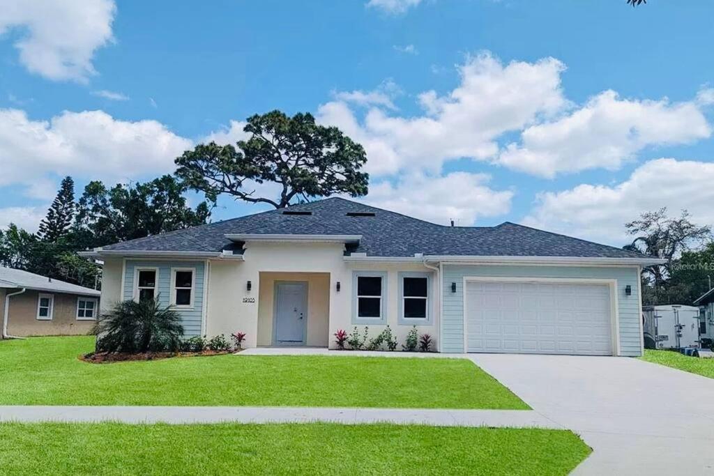 Brand New Tampa Oasis With Private Jacuzzi Retreat Villa Lutz Eksteriør bilde