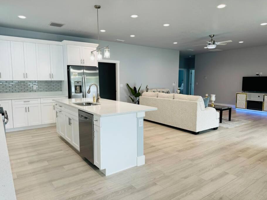 Brand New Tampa Oasis With Private Jacuzzi Retreat Villa Lutz Eksteriør bilde